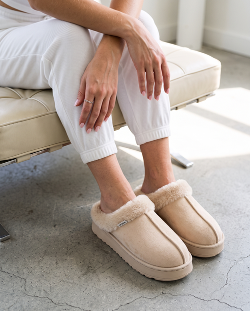 Cloud-Step Fluffy Winter Slippers